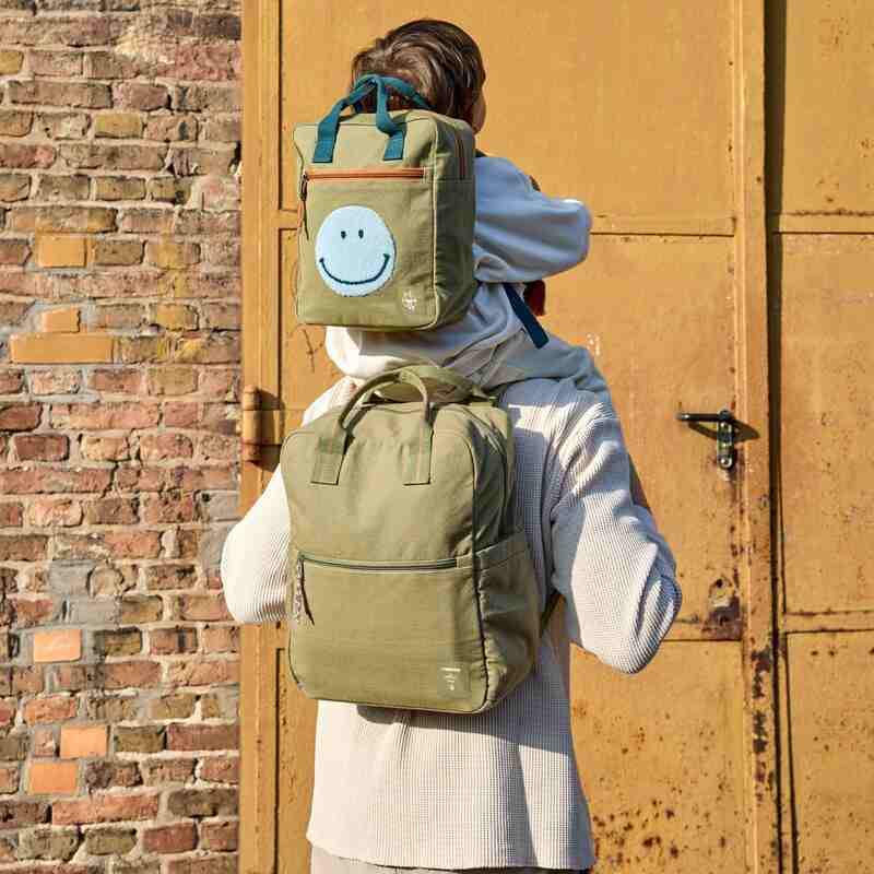 Petit sac à dos carré Little One & Me Lassig lifestyle3