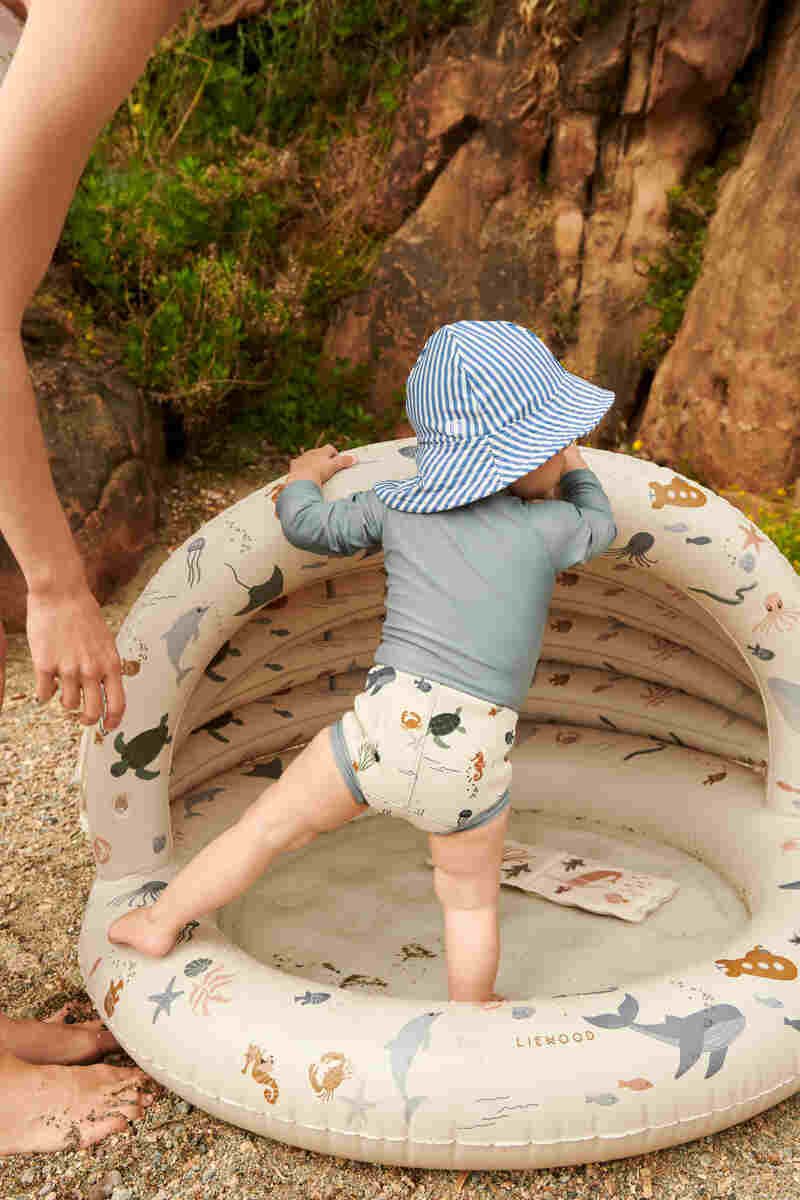 Petite piscine avec capote imprimée Hadley Sea creature / Sandy Liewood lifestyle
