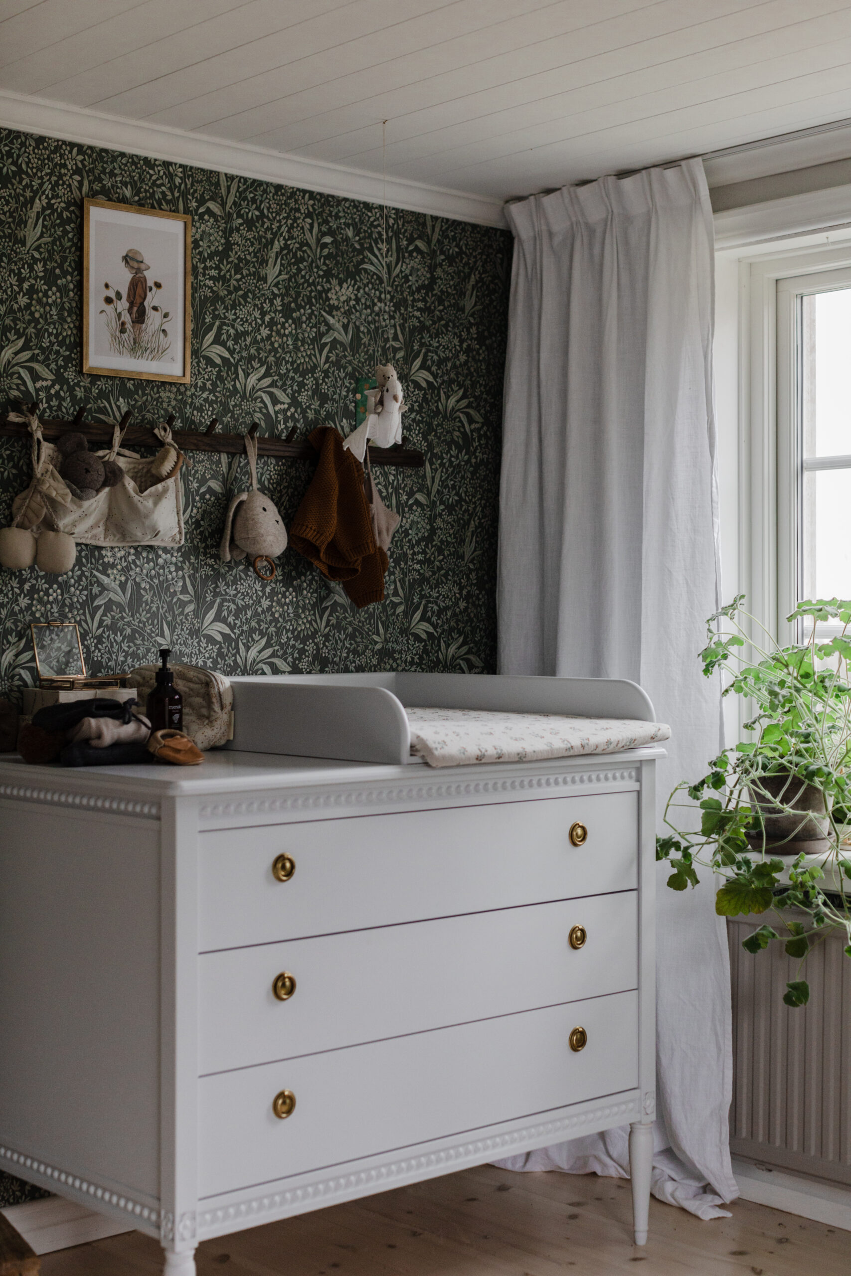 Plan à langer en bois Massif Gustavienne White GUSTAVIENNE lifestyle4