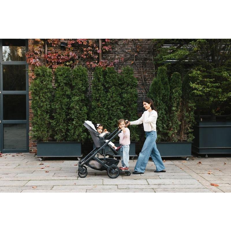 Planche à roulettes pour Poussette Cruz V3 UPPABABY lifestyle