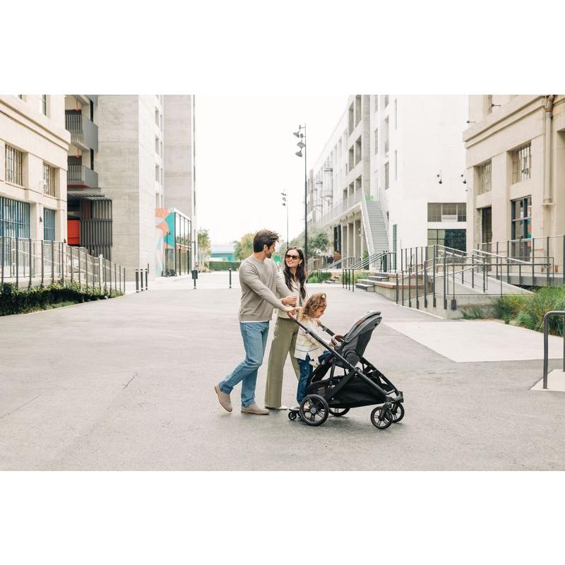 Planche à roulettes pour Poussette Vista V2 et V3 UPPABABY lifestyle