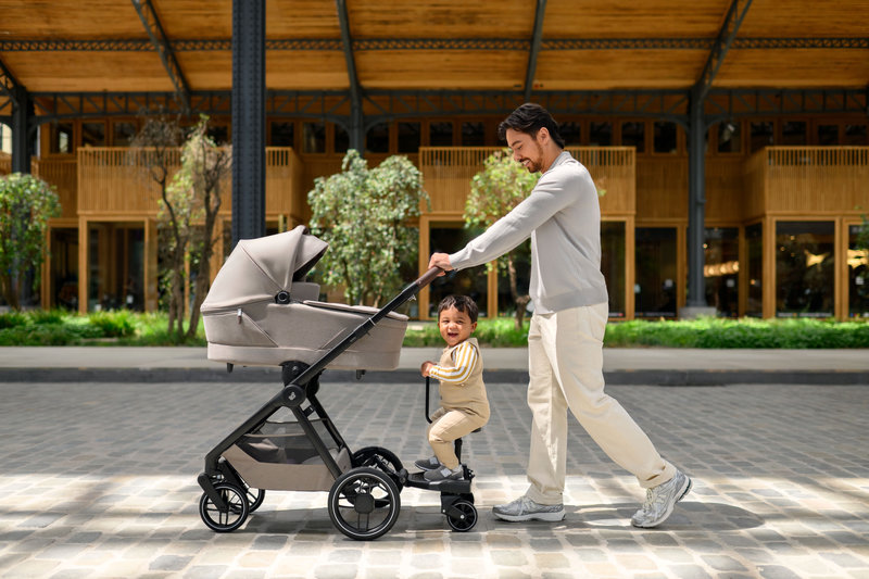 Planche à roulettes pour poussette Hop-On Board Maxi Cosi lifestyle 2