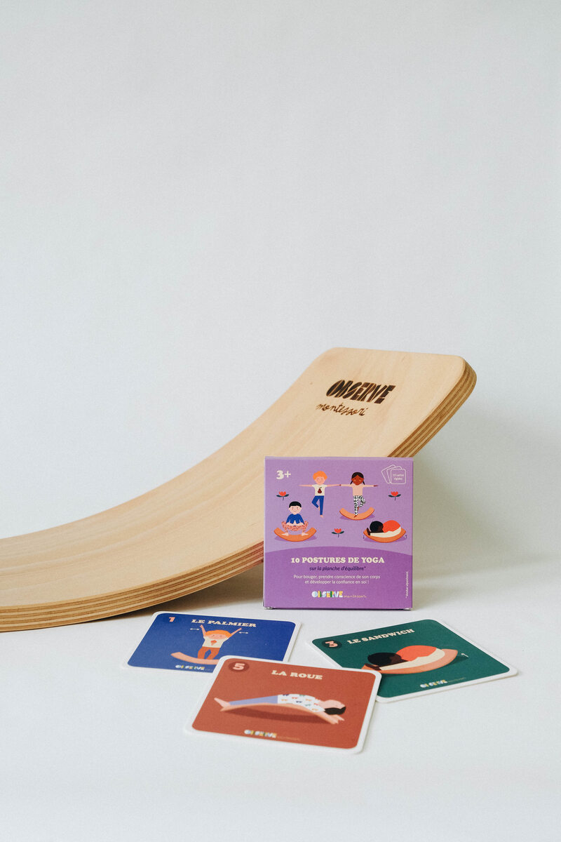 Planche d'équilibre et 10 cartes Yoga Observe Montessori Produit face