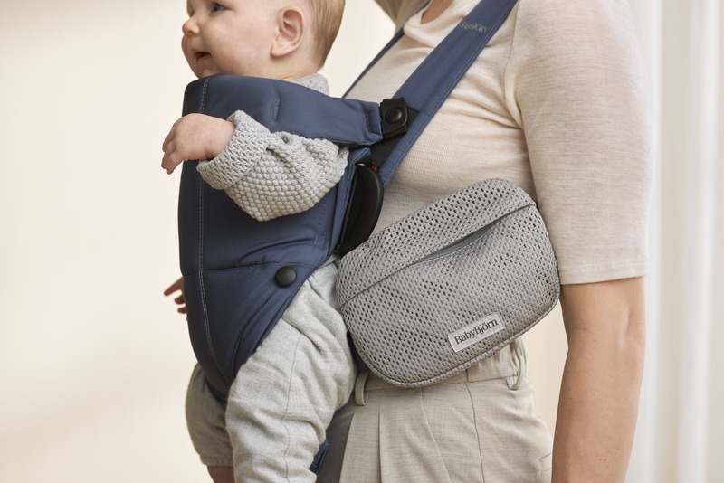 Pochette de rangement pour porte-bébé Mesh BABYBJORN Produit lifestyle2