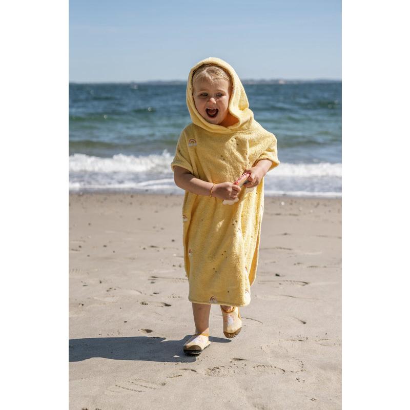Poncho brodé GOTS – La plage des licornes FILIBABBA lifestyle 2