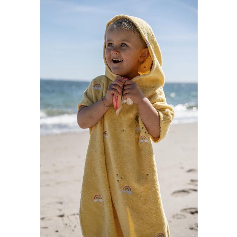 Poncho brodé GOTS – La plage des licornes FILIBABBA lifestyle 3