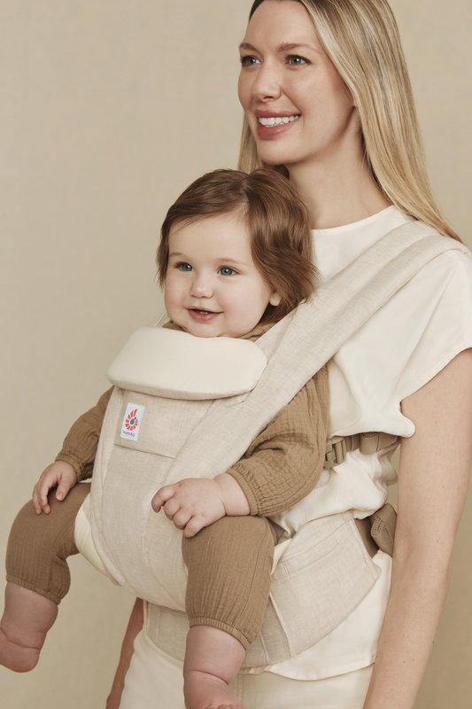 Porte-Bébé Omni Deluxe en Lin Ergobaby lifestyle 1