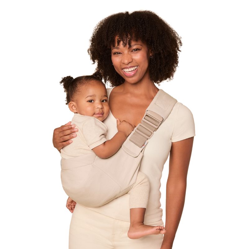 Porte-bébé Upsie Sling Carrier Natural Beige Eergobaby lifestyle