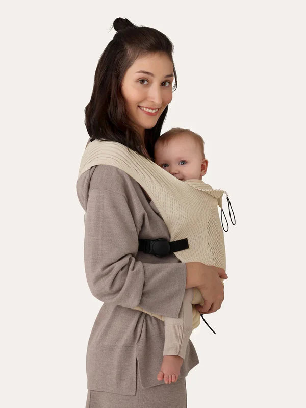 Porte-bébé Flybaby Ivory Flybaby lifestyle 2