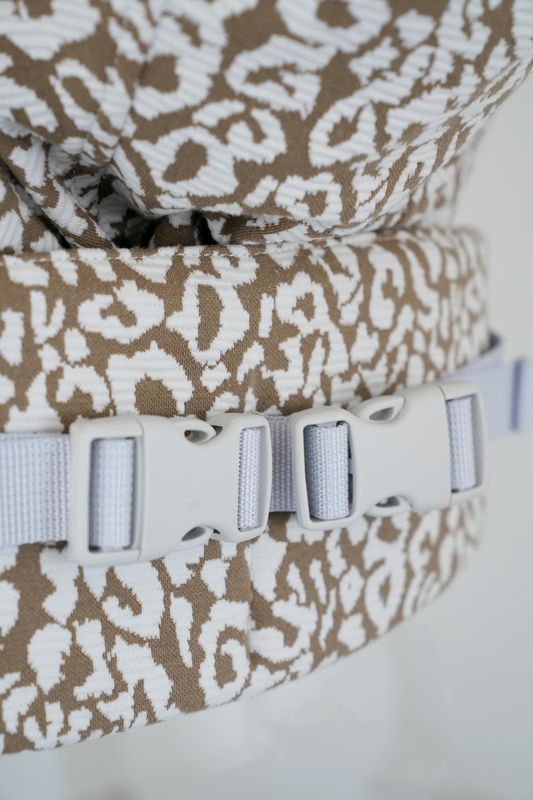 Porte-bébé HoodieCarrier 2 Sweet Sauvage Love Radius ceinture