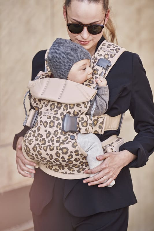Porte Bebe One Coton Leopard Babybjorn Bambinou