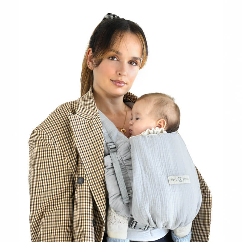 Porte-bébé PhysioCarrier V2 Grey Gaze de coton Love Radius lifestyle 3