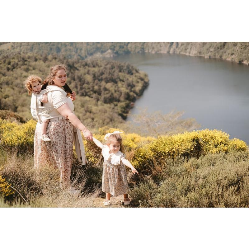 Porte bébé P'tit Evo en Lin Naturel NEOBULLE lifestyle 7