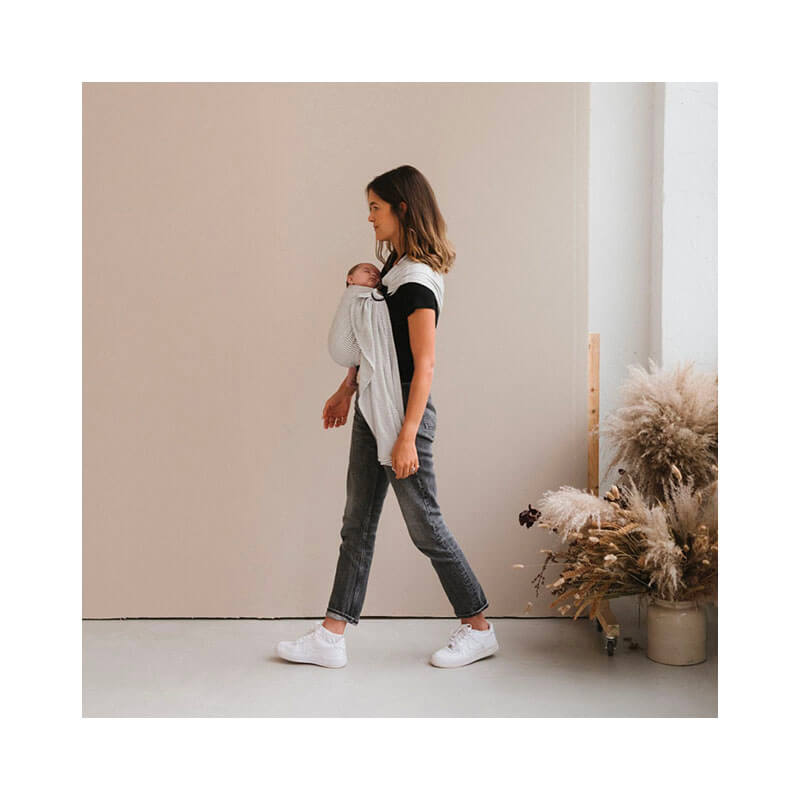 Porte-bébé Sling Stripes Studio Romeo contexte