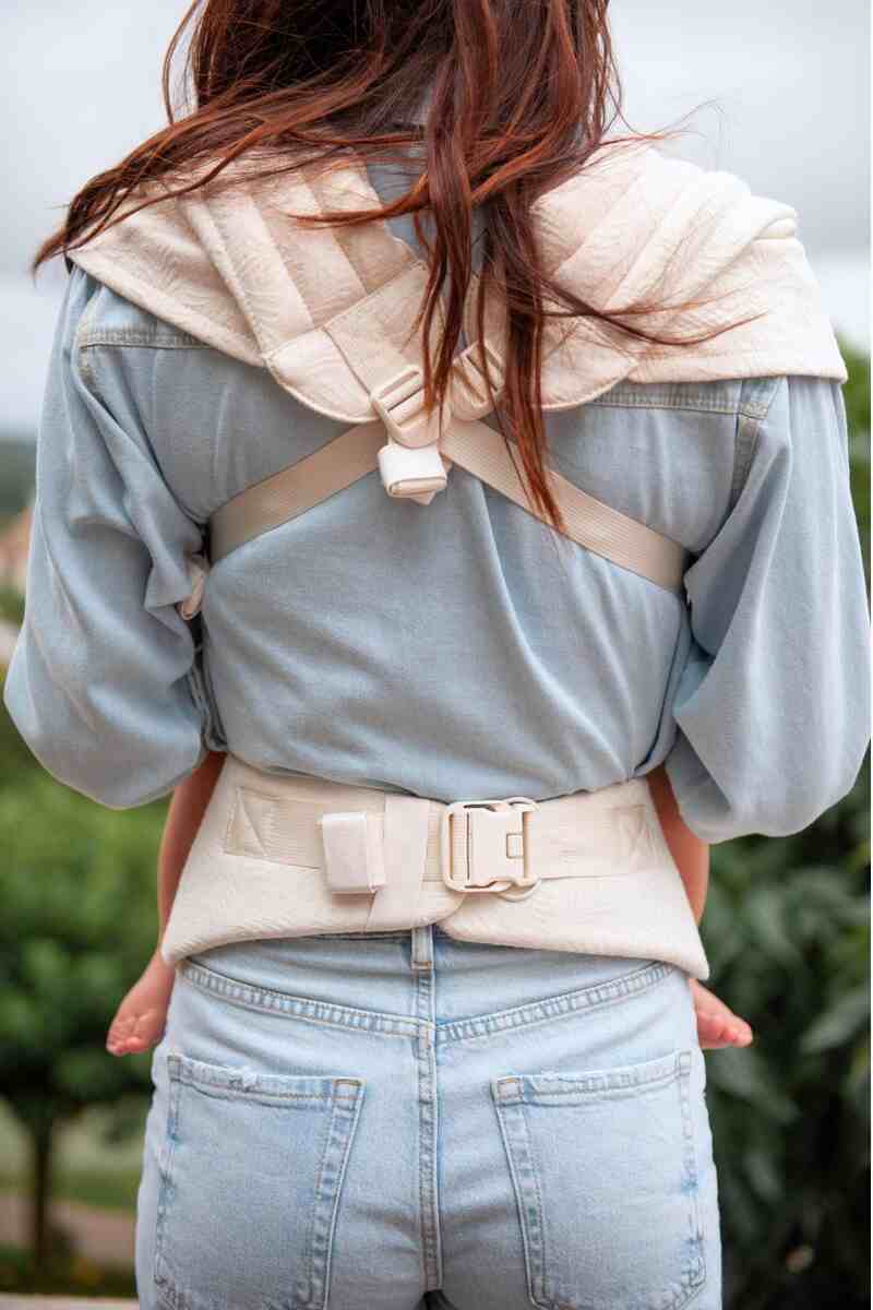 Porte-bébé structuré Carry & Bloom MAMA HANGS lifestyle6