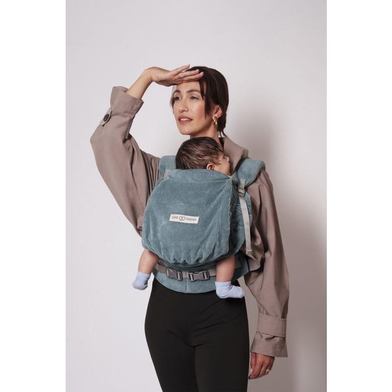 Porte-bébé PhysioCarrier V2 Velvet Blue LOVE RADIUS lifestyle