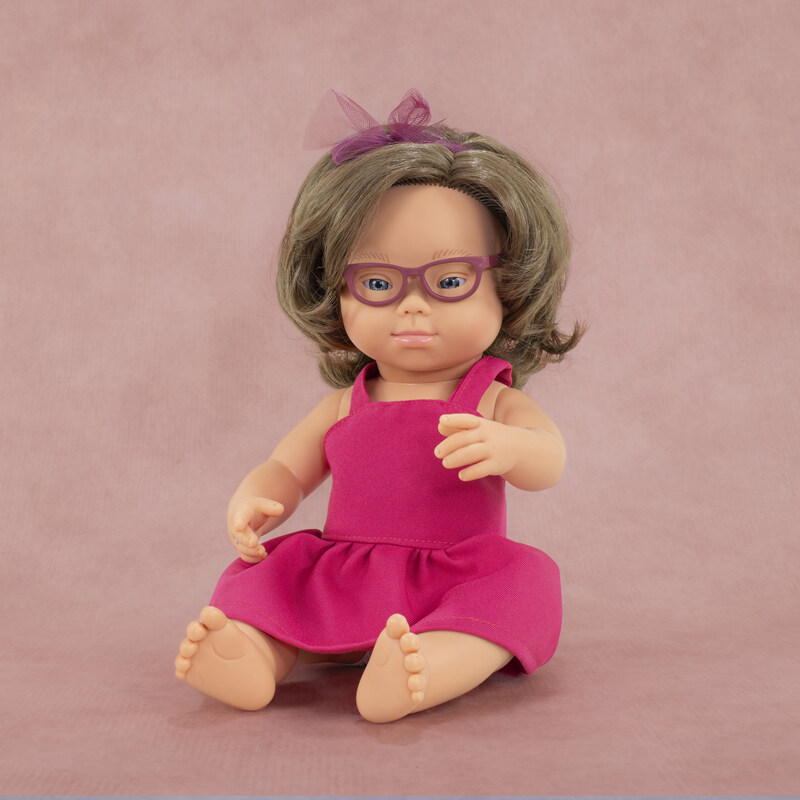 Poupée 38 cm syndrome down - robe rose et lunettes MINILAND lifestyle