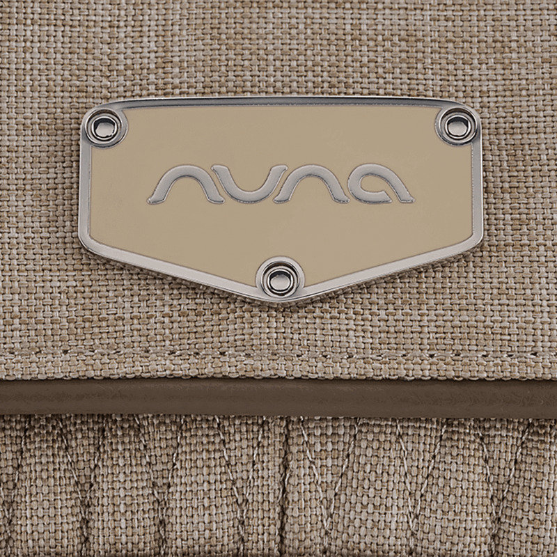 Poussette citadine TRIV Next Cosmopolitan Nuna zoom logo