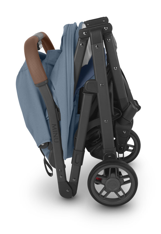 Poussette compacte Minu V2 Charlotte Blue Uppababy pliée 