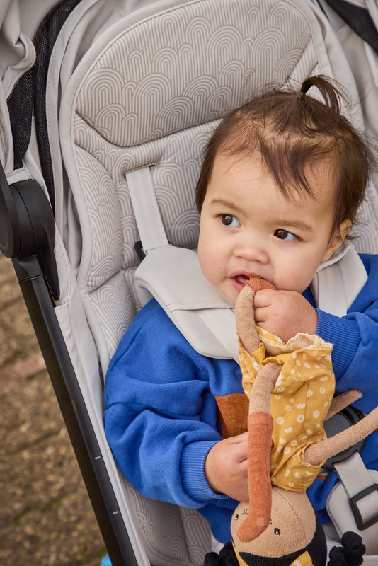 Poussette compacte Joolz Aer2 Edition limitée Calming beige Joolz lifestyle 3