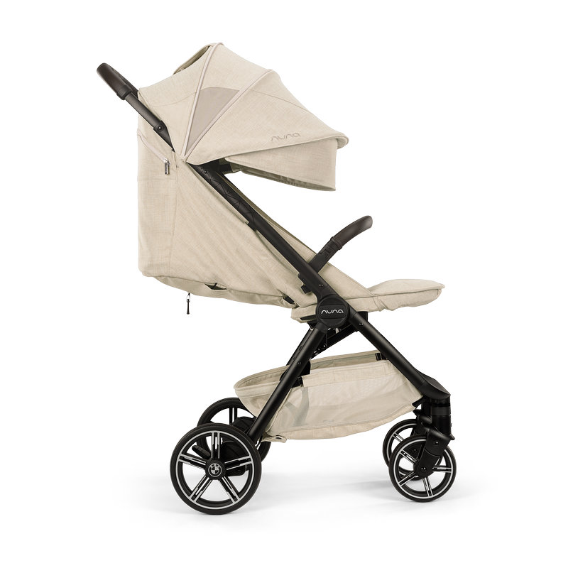 Poussette compacte TRVL lx Nuna x BMW Nuna profil 4