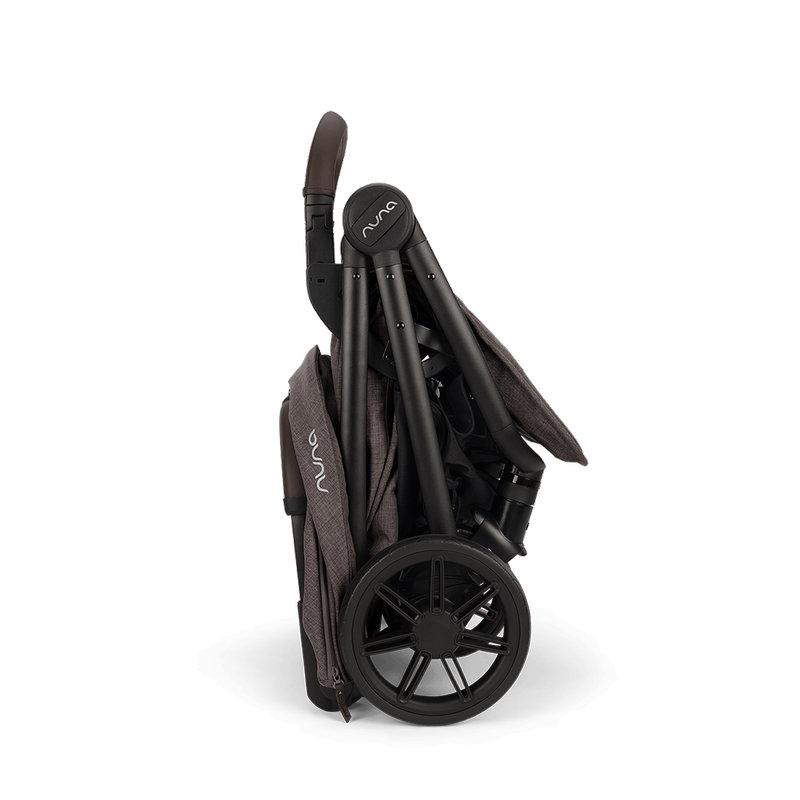 Poussette compacte TRVL urbn NUNA pliée