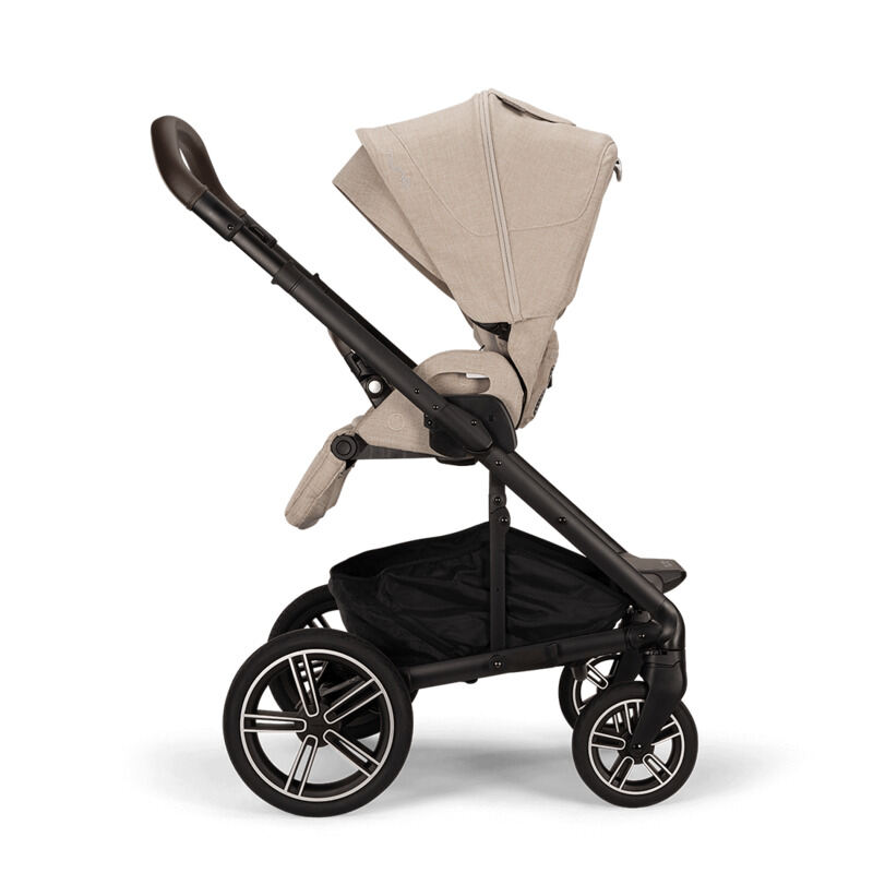 Pack poussette polyvalente Mixx Next et nacelle Nuna assise face parent