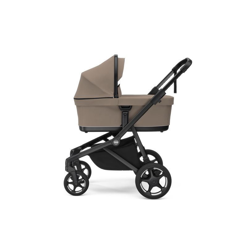 Poussette Sleek 2 avec nacelle Tinted Taupe Thule nacelle de côté