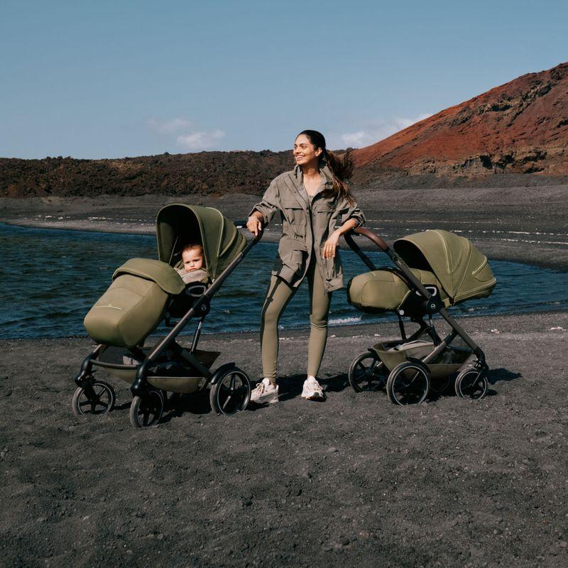 Poussette Talos S Lux 2026 Taupe / Moss Green CYBEX lifestyle