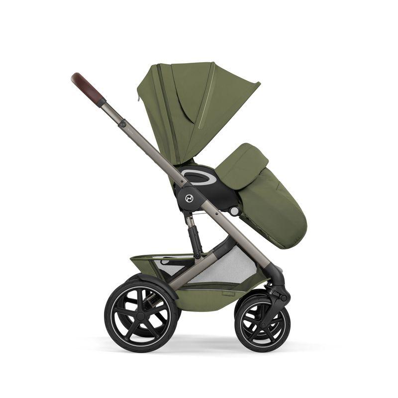 Poussette Talos S Lux 2026 Taupe / Moss Green CYBEX avec tablier face monde