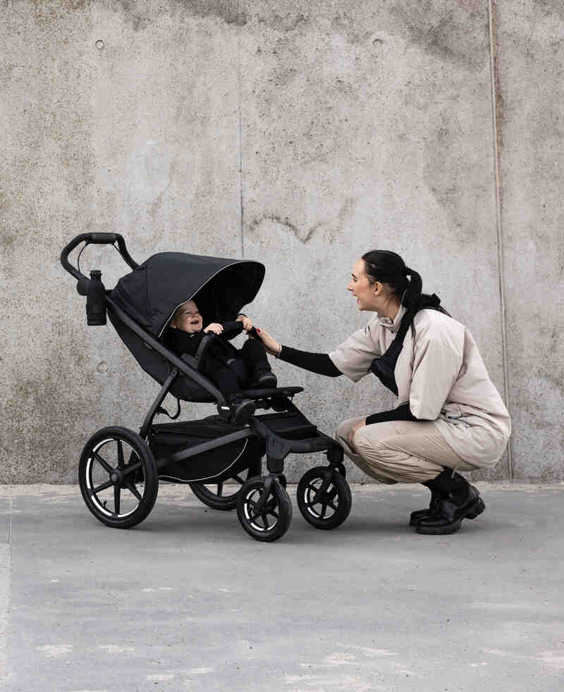 Poussette Urban Glide 4 rouesk Thule lifestyle 5