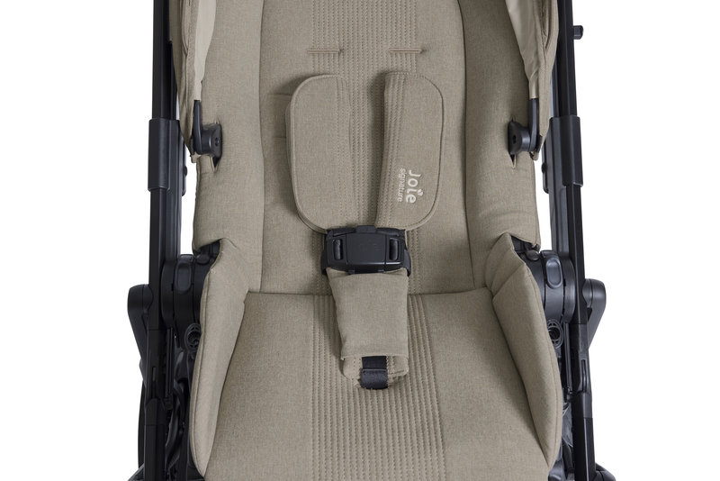 Poussette Versiti Sandstone Joie assise