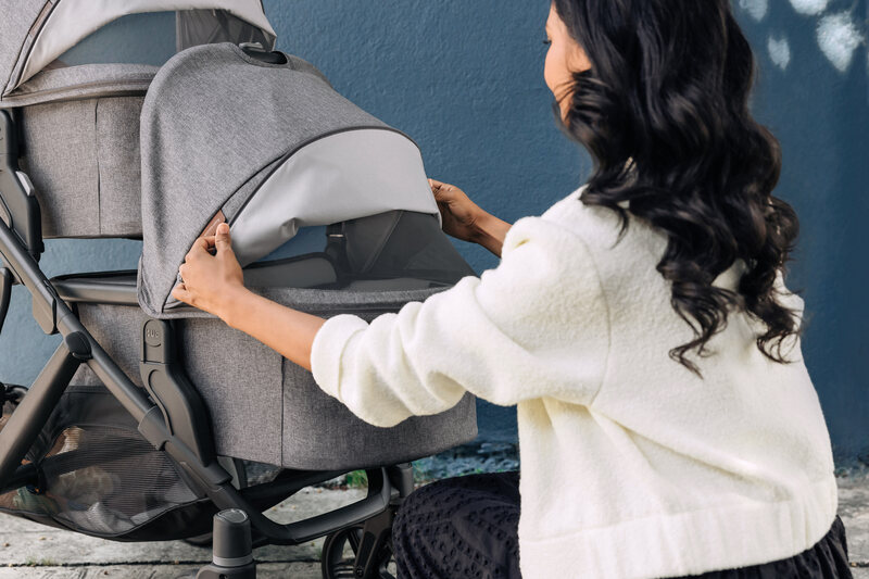 Poussette Vista V3 avec nacelle Uppababy lifestyle2
