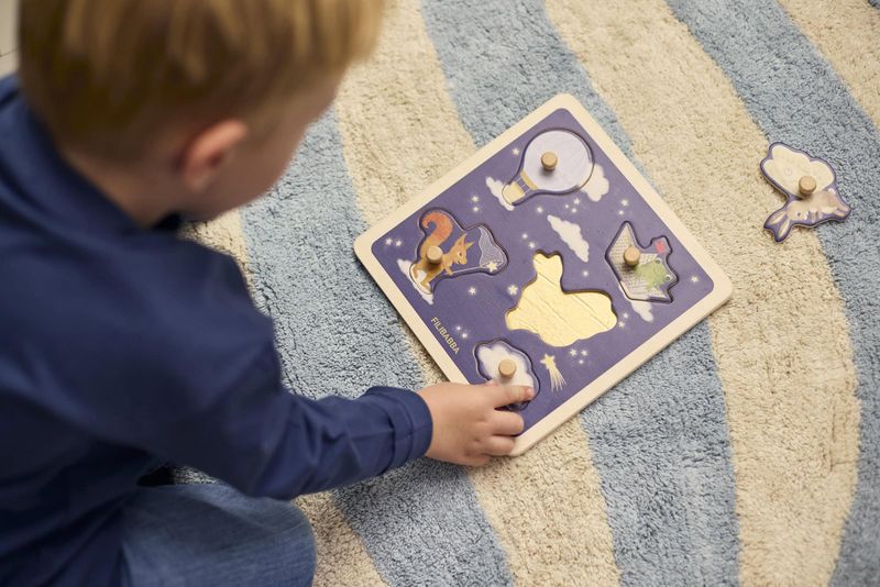 Puzzle sensoriel en bois Little Adventurers Filibabba lifestyle