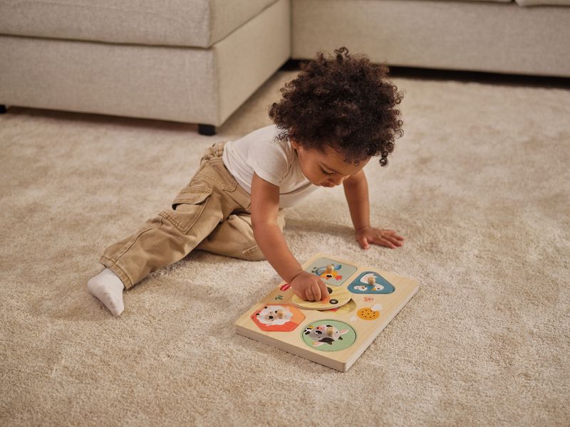 Puzzle sonore en bois Farmers Tiny Love lifestyle 4