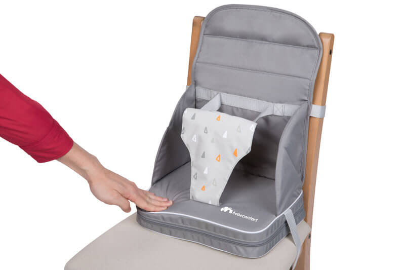 Réhausseur de chaise bébé travel booster gris Bébé Confort harnais