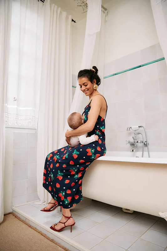 Robe d'allaitement Eat Local Tajinebanane avec bébé 2