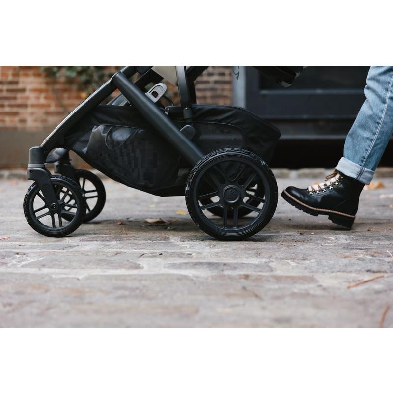 Roues tout-terrain pour Poussette Vista V2 et V3 UPPABABY lifestyle