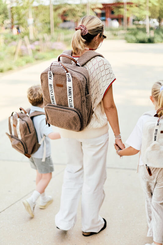 Sac à dos à langer Family Club Signature Teddy Brun Doux Childhome lifestyle 3