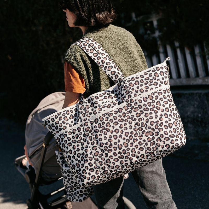 Sac à langer Madrid Léopard clay BEABA lifestyle 1