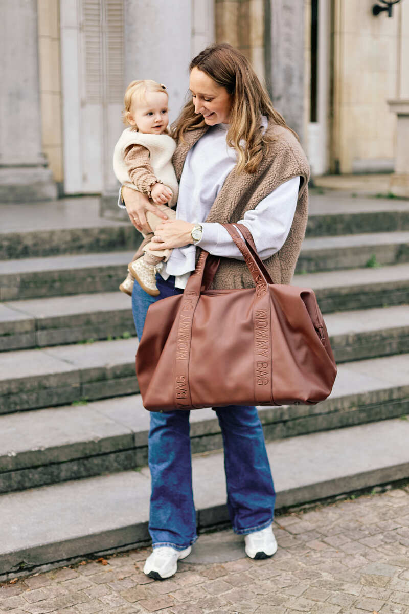 Sac à langer Mommy Bag Signature Simili Marron Foncé Childhome lifestyle 6