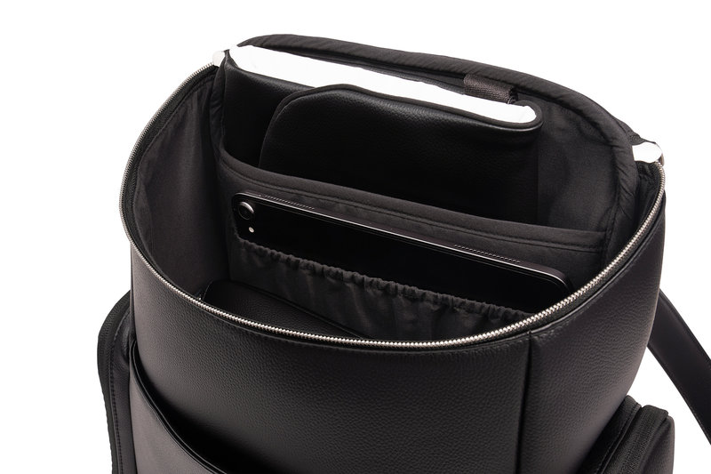 Sac à langer Nuna x BMW Element Nuna dessus 