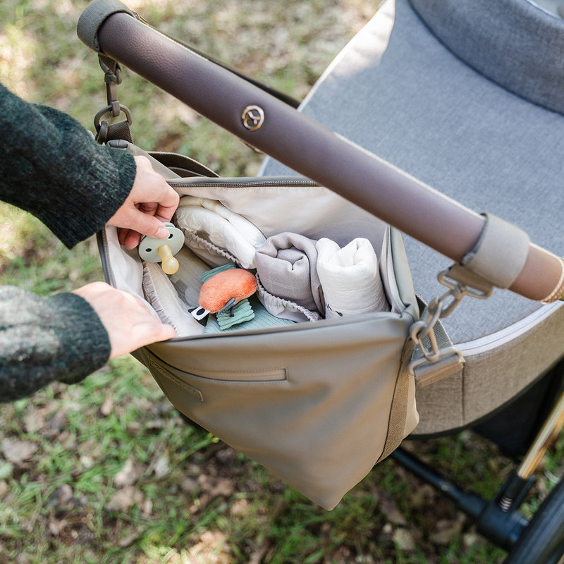 Sac de poussette Taupe Done By Deer lifestyle 1