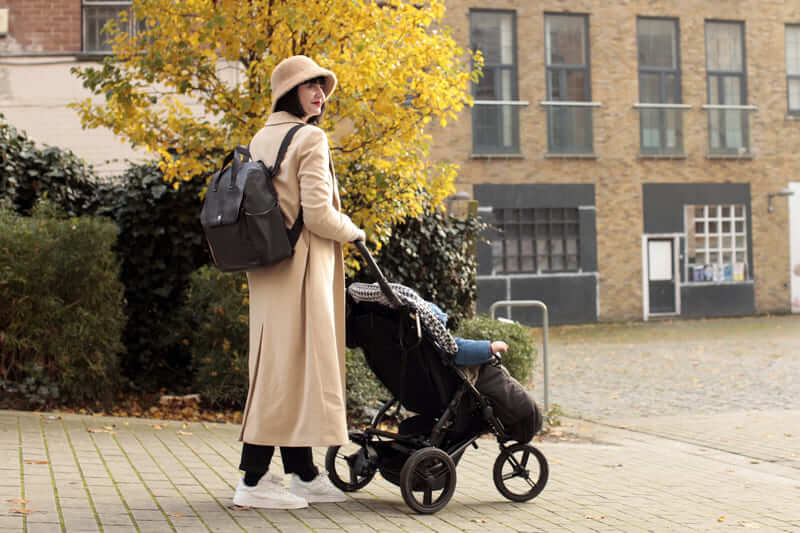 Sac à dos à langer Robyn en cuir vegan Noir Babymel Maman