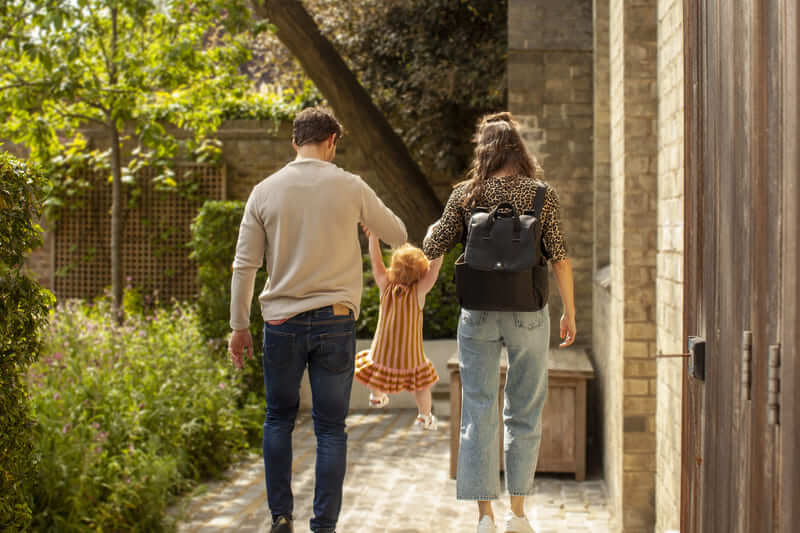 Sac dos à langer Freddie cuir vegan noir Babymel - Bambinou