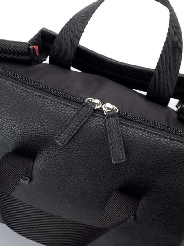 Sac à dos à langer Robyn en cuir vegan Noir Babymel Détail