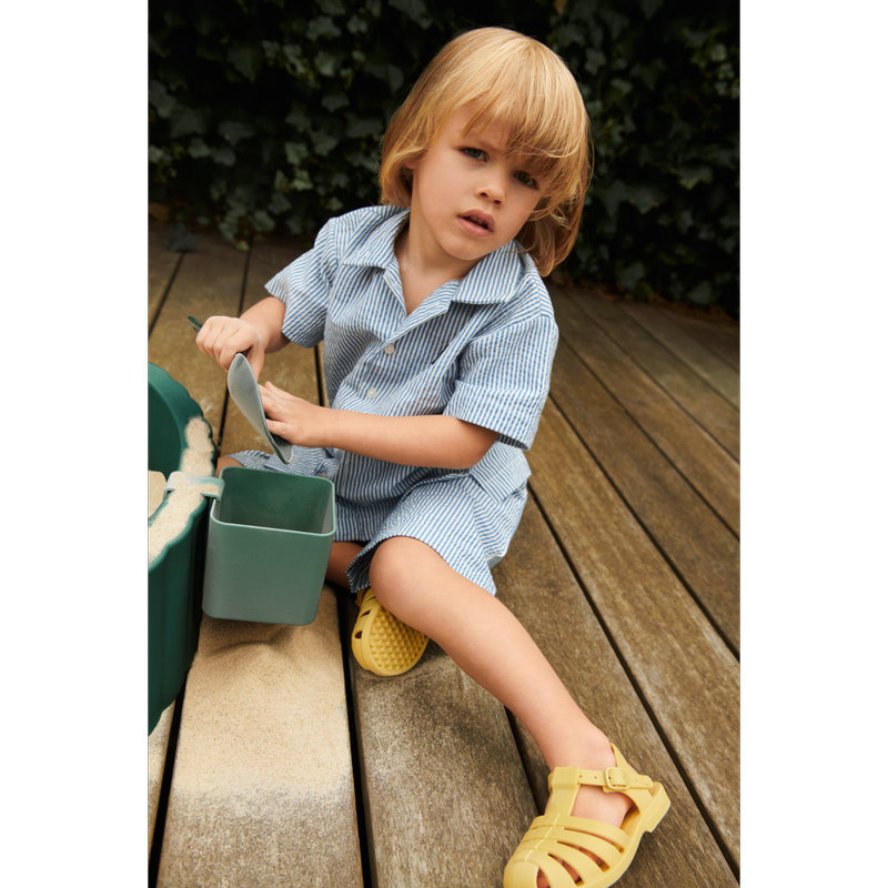 Sandales de plage Bre unies Lemon yellow Taille 23 Liewood lifestyle 4