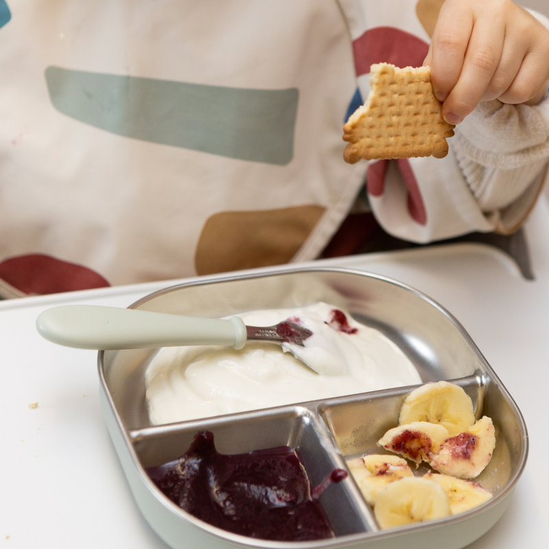 Set de 3 couverts inox Vert de gris Beaba lifestyle 2