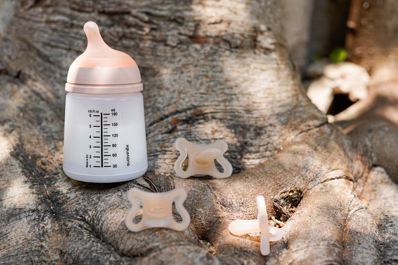 Set Zero Zero Biberon 180ml + Sucette Suavinex lifestyle 1 
