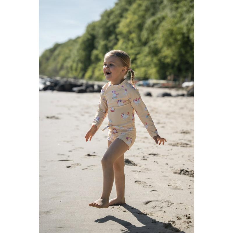 Short de bain 1-2 ans Orla La plage des licornes FILIBABBA lifestyle 2